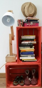 cajas rojas recicladas